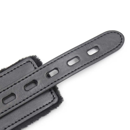 Collar Felpa con Cadena SENS Negro